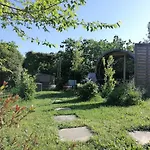 Neuf Avec Acces Sauna, Bain A Remous 度假居 *